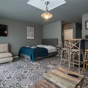 The Liv. - Station Apartment Cologne